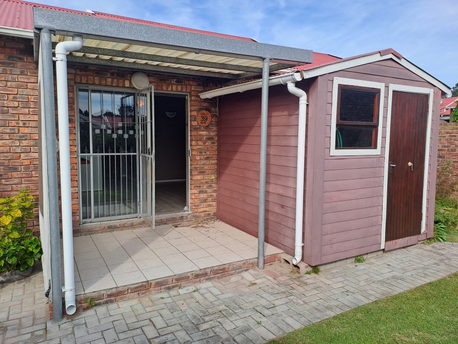 To Let 2 Bedroom Property for Rent in Lorraine Eastern Cape